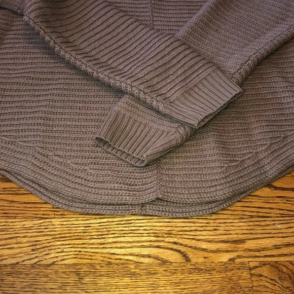 Max Studio Chunky Knit Sweater - Picture 4 of 7